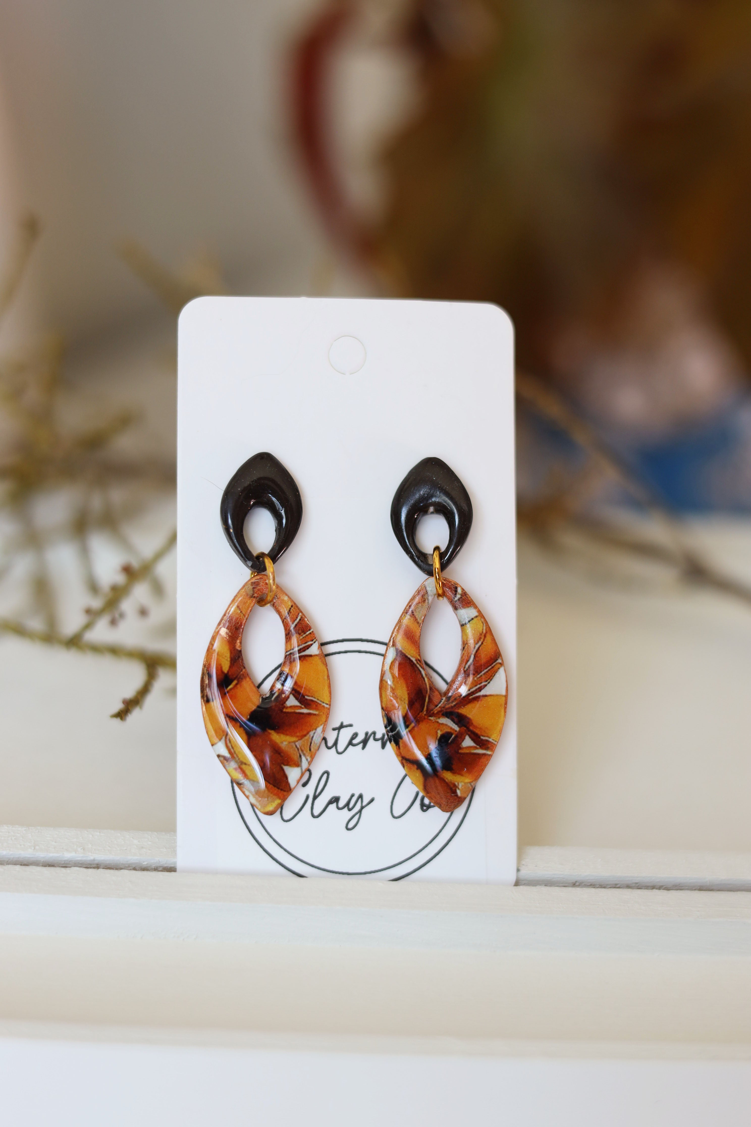 Golden leaf autumn dangle earrings
