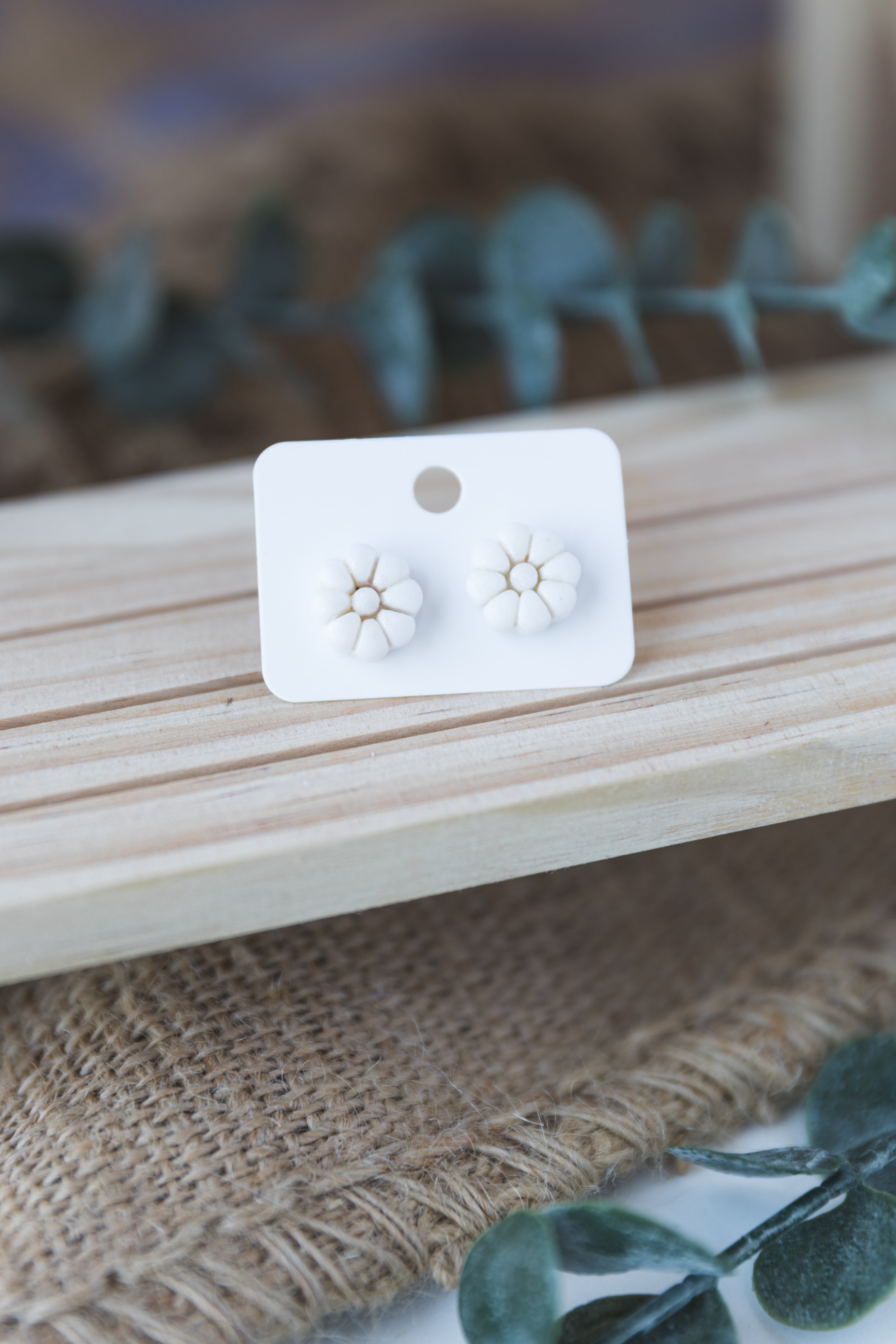 White flower stud